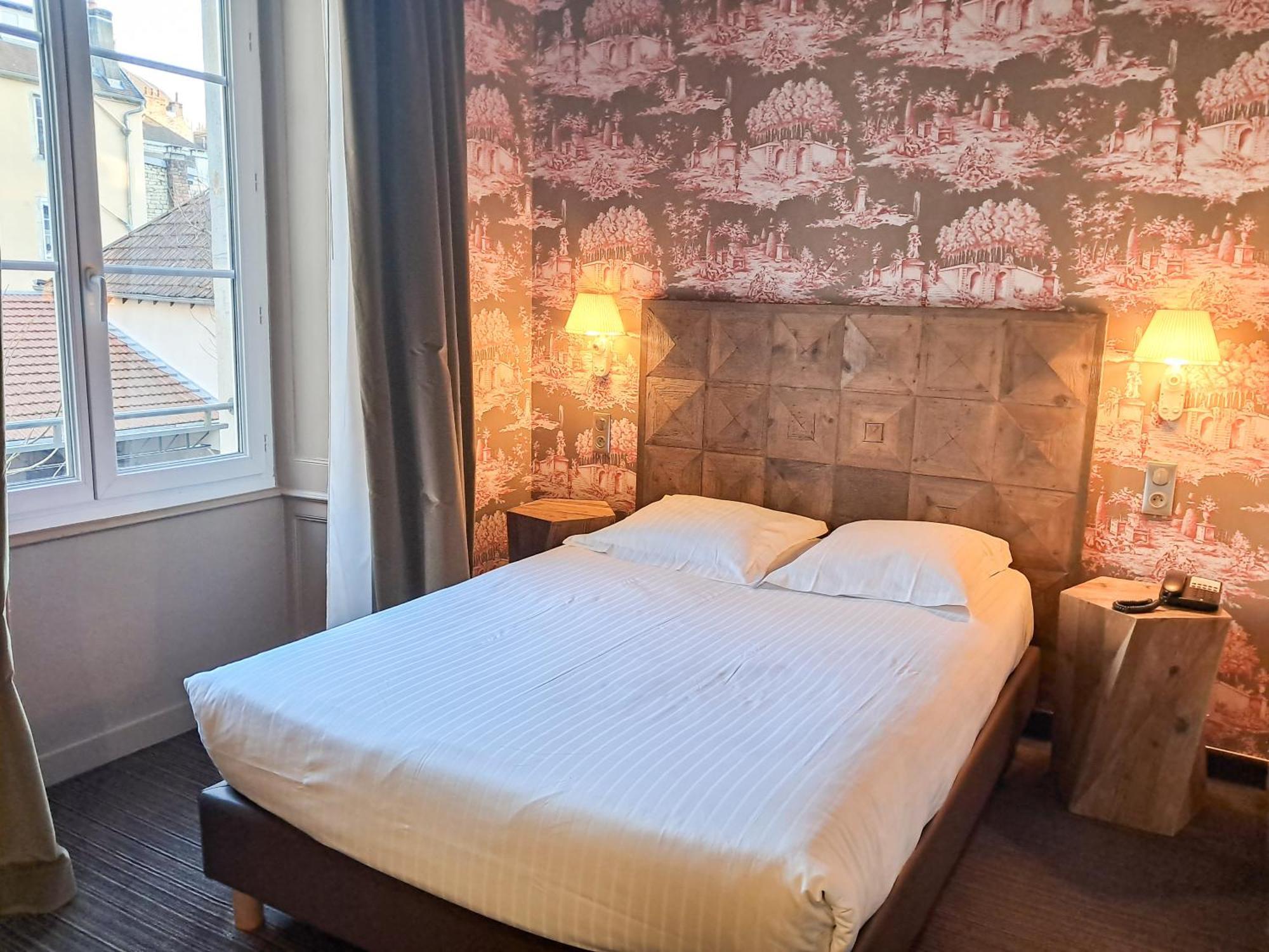 De Paris 3*