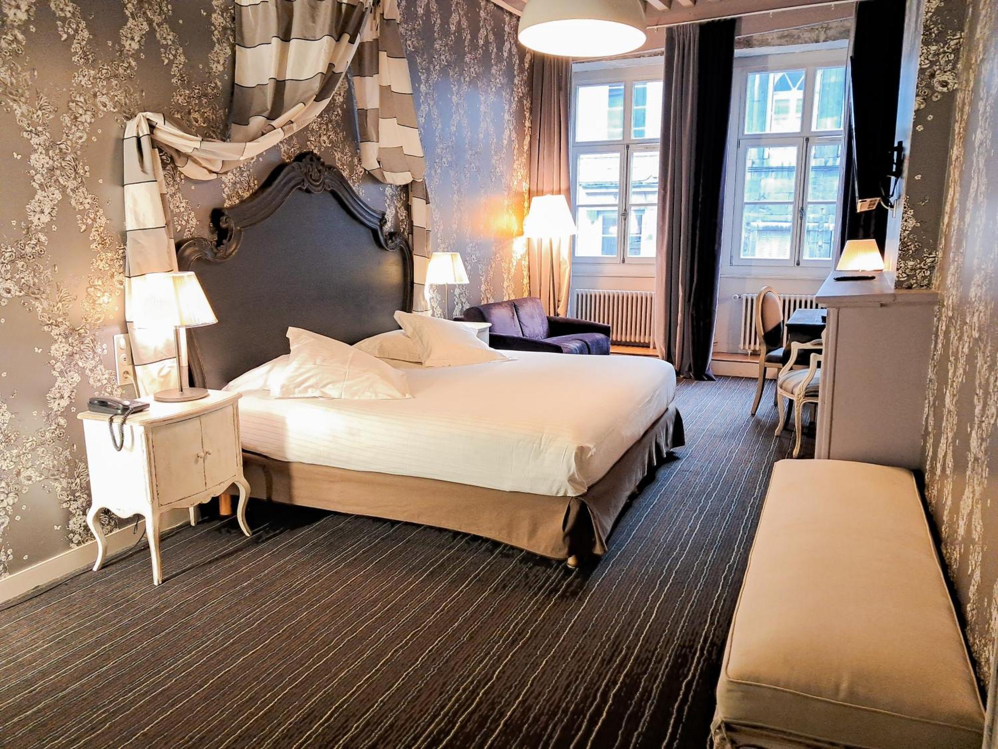 De Paris Hotel 3*
